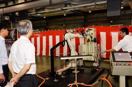 Opton proposes automation of bending at open house