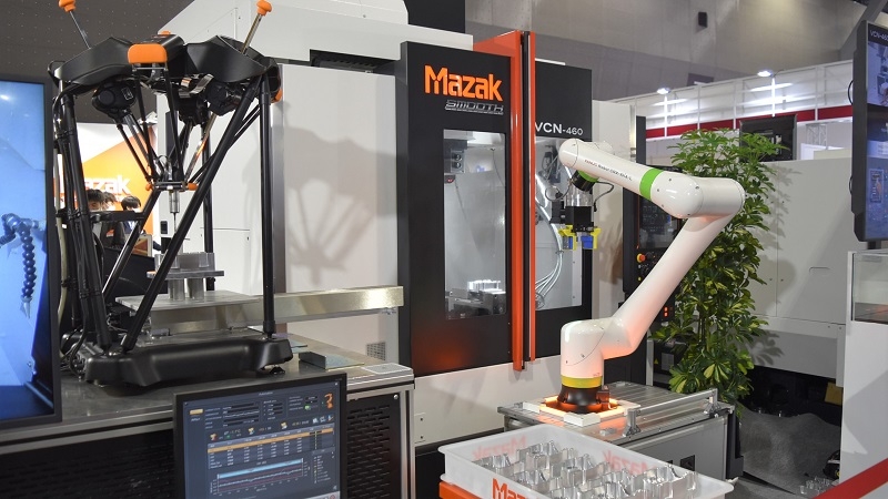 Yamazaki Mazak exhibited the "Ez LOADER Series" automation cell