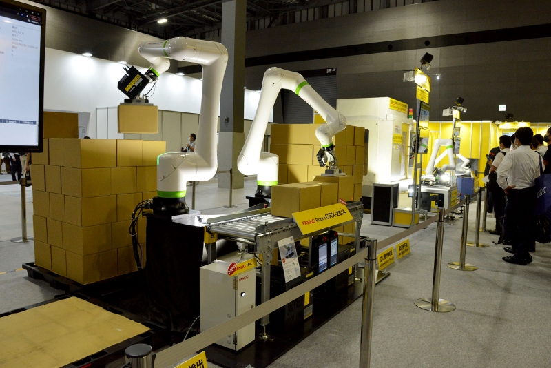 FANUC's CRX Palletizing System attracted visitors' attention.