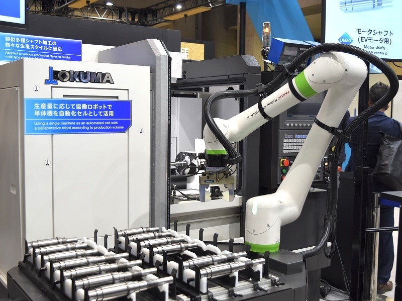 Okuma's collaborative robot system demonstrates the capabilities of automation for high-mix, low-volume production.