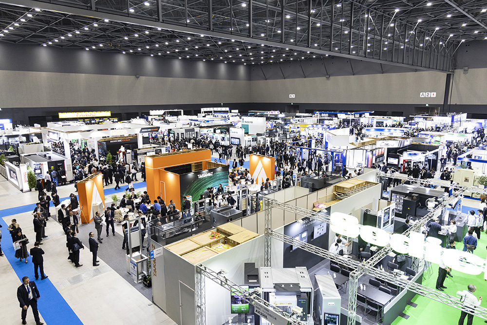 Many machine tool builders exhibited in the brand new Hall 1. 