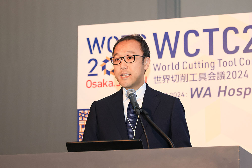 Daisuke Shimizu, President of Makino Seiki, who gave a speech on tool grinding machines as a sponsor of the WCTC. 