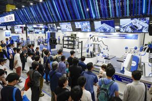 Yaskawa Electric proposes "autonomous distributed manufacturing." 