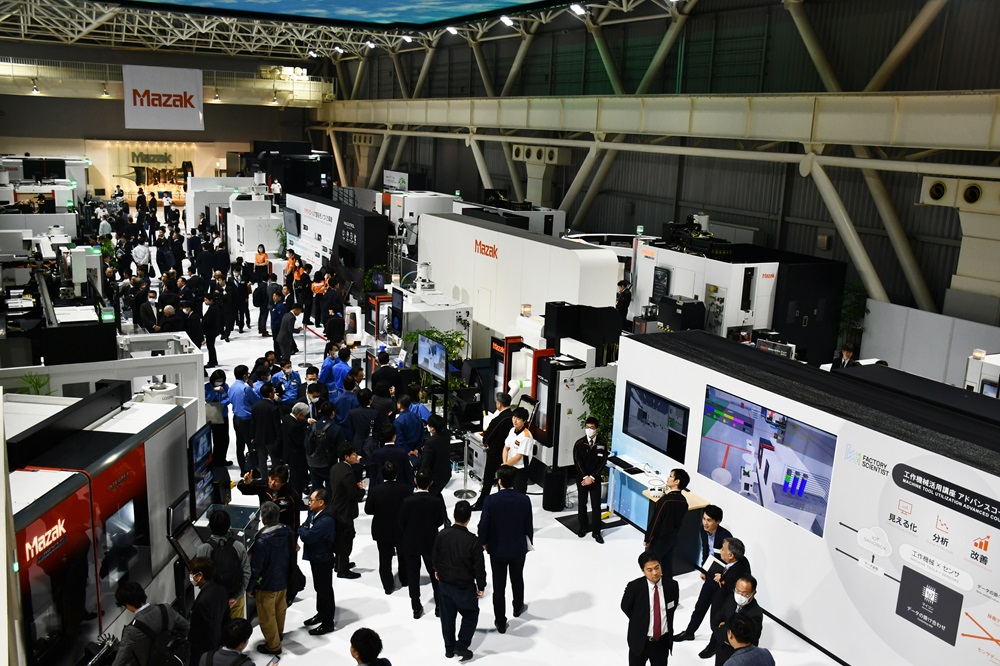 Approximately 2,600 visitors attended the three-day event. (Yamazaki Mazak) 