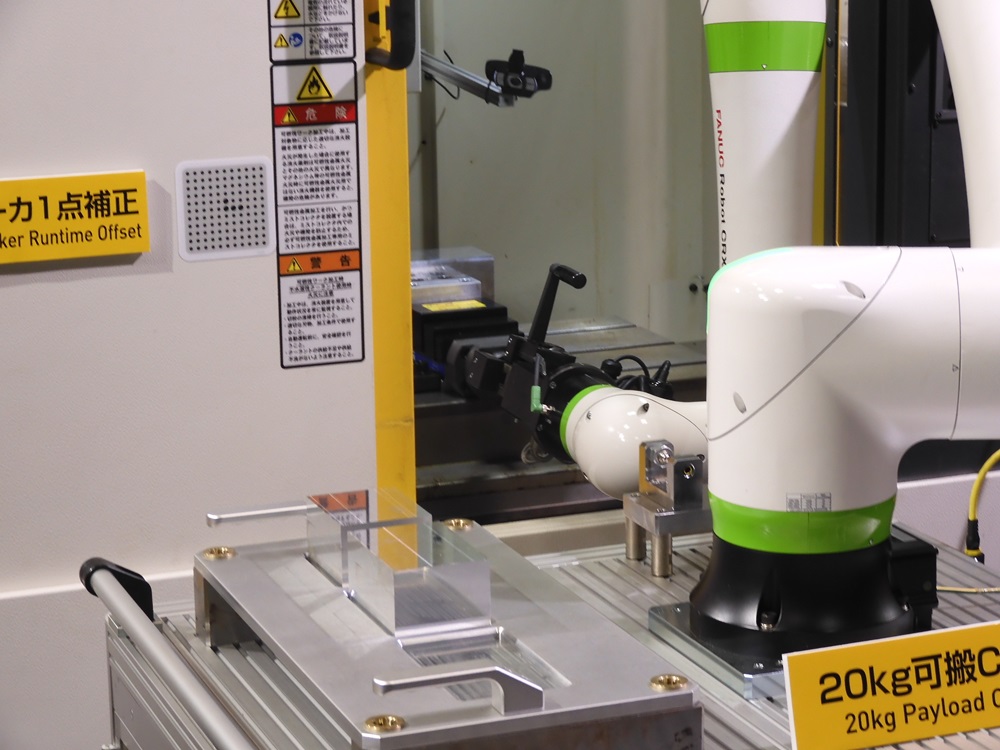 FANUC proposed automation by integrating machines with collaborative robots. 