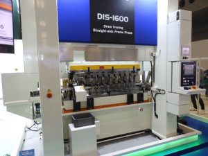 Aida Engineering’s high-productivity cylindrical battery case forming press “DIS-1600” 