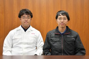 Hiroyasu Ito, Senior Engineer of MEIRA's Medical Division (left), and Junichi Goho of Nakamura-Tome's Sales Engineering Department (right) 