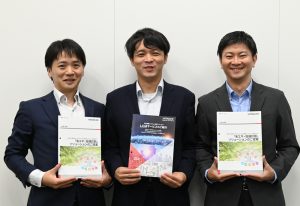 From left: Yoshito Endo, Engineer of the Connected Service Group; Shota Kondo Shota Kondo, Chief of the LCM Sales Promotion Group; and Yusuke Nakagawa Group Leader and Deputy General Manager of the Connected Service Group 