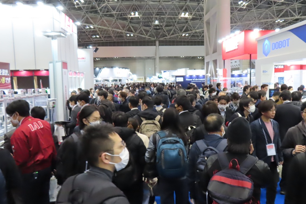 Visitor numbers exceeded 156,000, with aisles crowded at peak times 