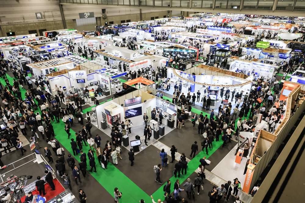 Many machine tool peripheral equipment makers exhibited in Hall 3