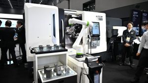 DMG MORI proposed an easy-to-use automation system with a collaborative robot