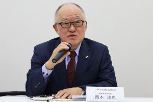 Tatsuya Nishimoto, General Manager of the Machinery Business Unit, states: "We will strengthen synergies among the four machine tool manufacturers"