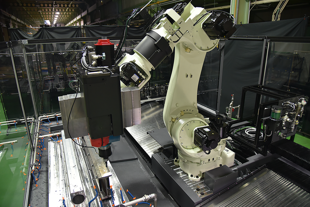The Robot Machining System, making its public debut at iREX 2025 (Photo: Sugino Machine) 